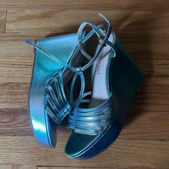 Kenneth Cole | Celia Ankle Strap Platform Wedge Sandal - Picture 6 of 8